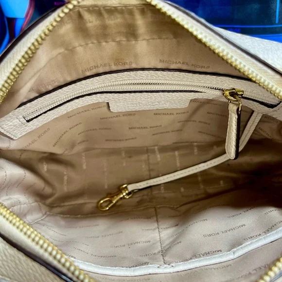 MICHAEL KORS Brooklyn Large Camera Bag Crossbody Purse - Picture 6 of 16